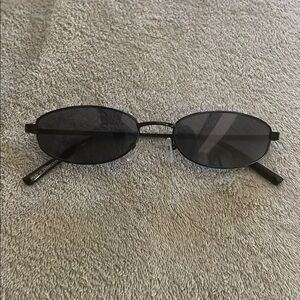 Urban Outfitters Women's Black Sunglasses